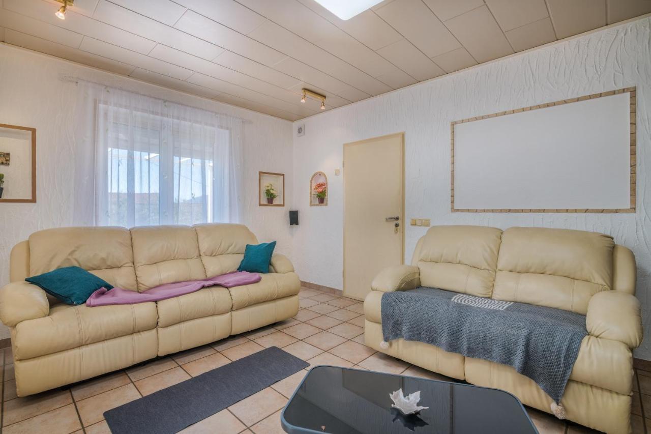 Holiday Home Nika Linardići المظهر الخارجي الصورة